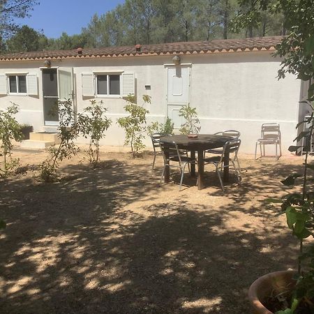 Bungalow Avec Piscine Privative Proche Aix En Provence La Barben Bagian luar foto